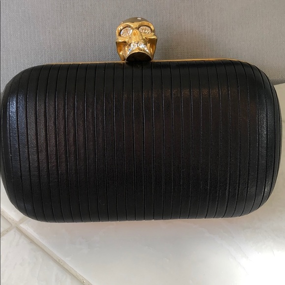 Alexander McQueen black clutch MUST HAVE! - Picture 2 of 5